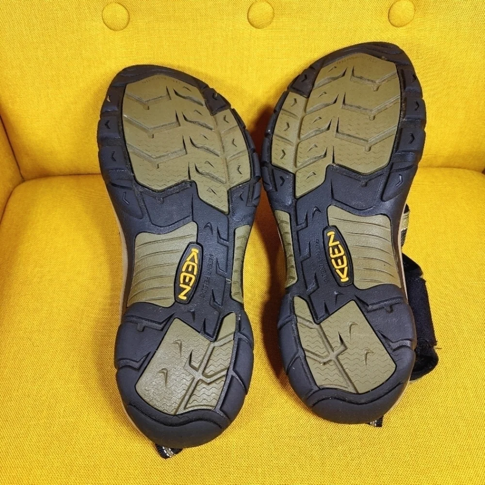KEEN Men's Black Gold Newport H2 Hiking Hybrid Adventure Sandal - Size 13